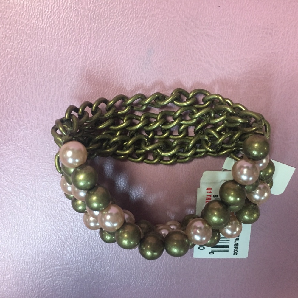 Macy's Dark green and light pink pearl bracelet